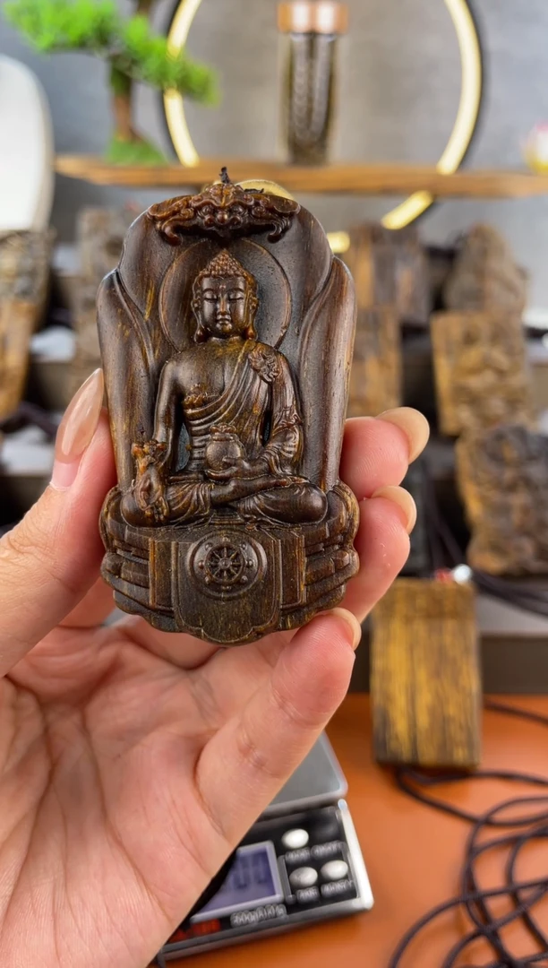 木木雕款芽庄 药师佛7cm送养香瓶