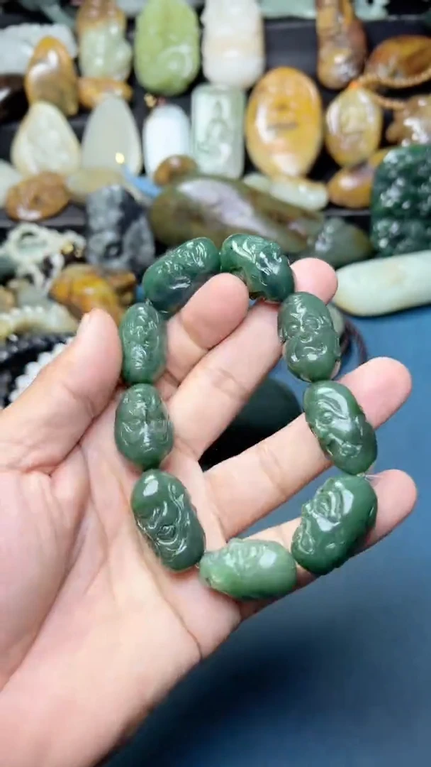 未镶嵌和田玉把件-