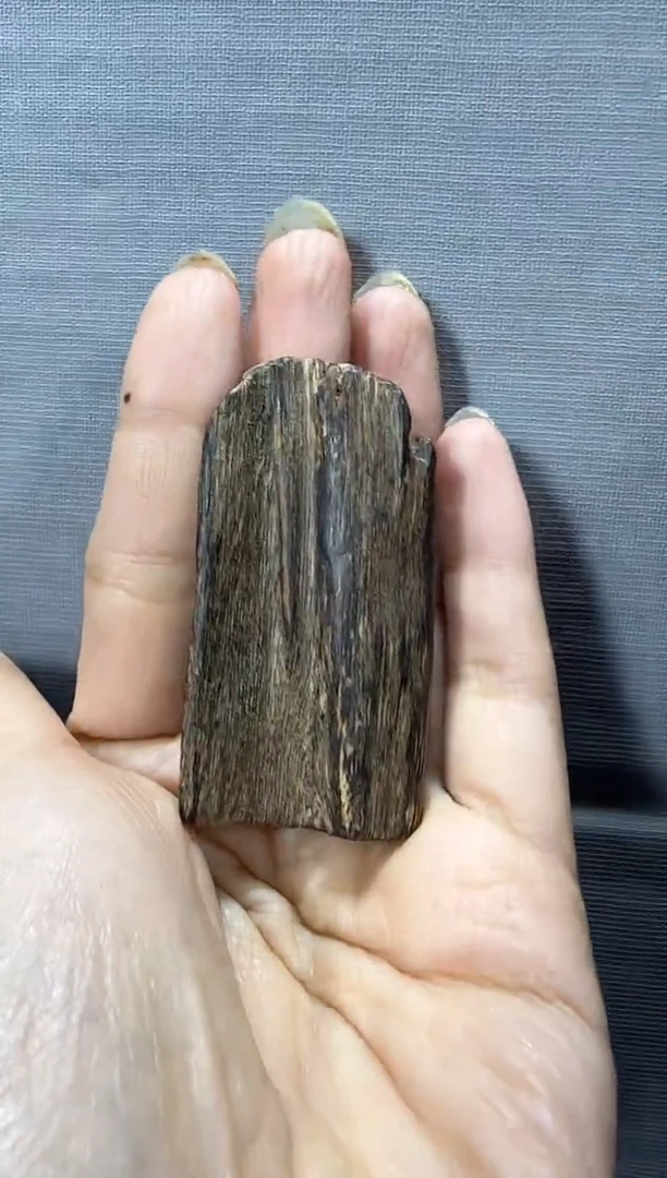 【闪购商品】沉香吊坠D99老料随型吊坠多样性发货发其一