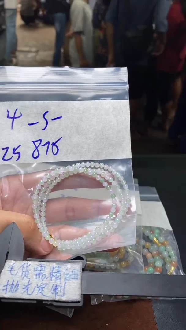 定制翡翠未镶嵌毛货需精细抛光 拍一发一