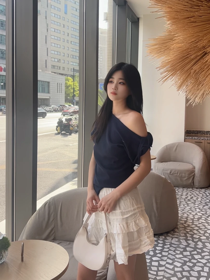 CNYBFIPR蓝色修身型斜肩短袖T恤不规则针织气质性感时尚设计师