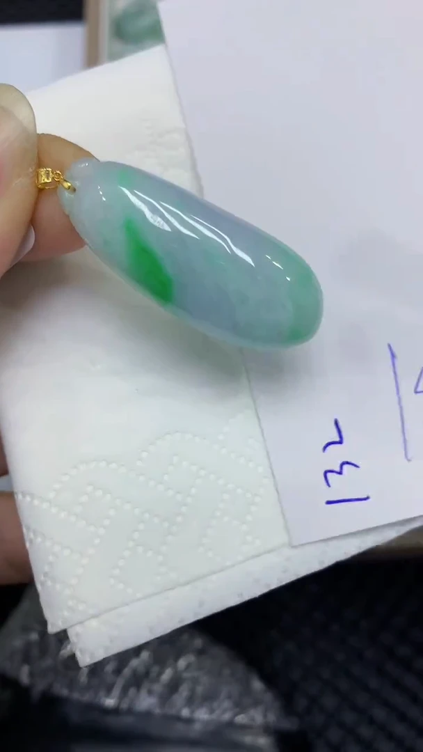 颈饰18K金镶嵌翡翠缅甸A货翡翠