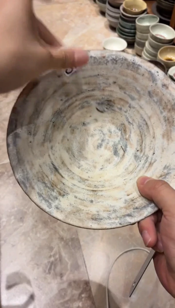 瓷片呼****.35  粉引刷斗碗1个