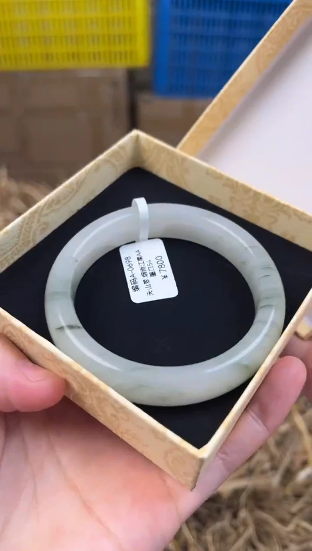 未镶嵌手镯石英质玉编码A0698