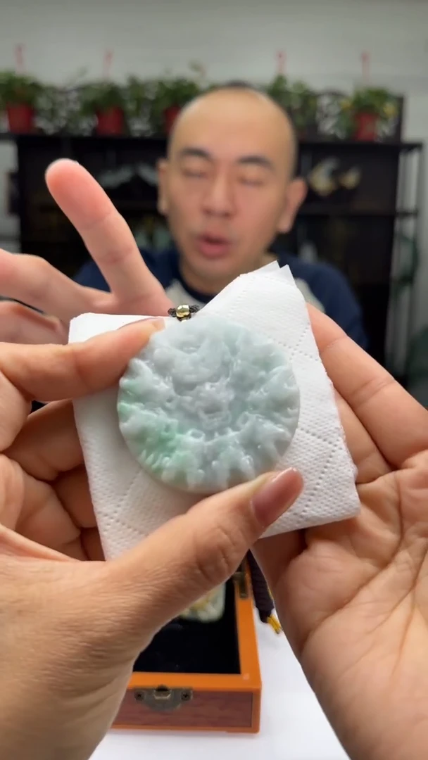 【闪购商品】翡翠颈饰未镶嵌天然翡翠A货吊坠