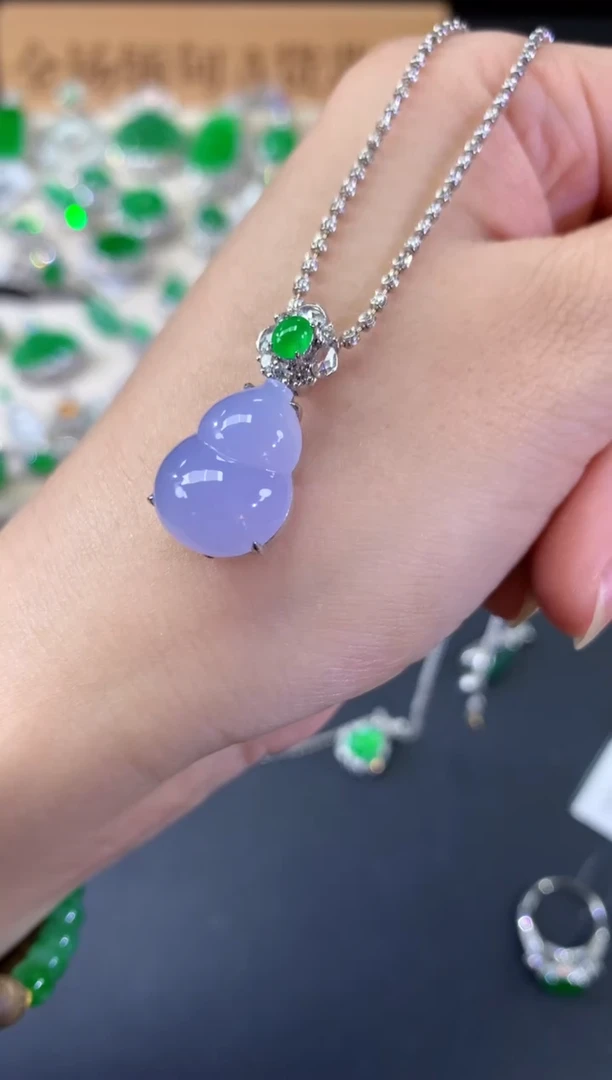 吊坠(不含链)18K金镶嵌翡翠A860|17800