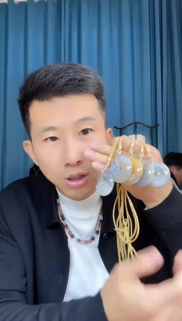 未镶嵌颈饰玛瑙/玉髓吊坠多样性发一