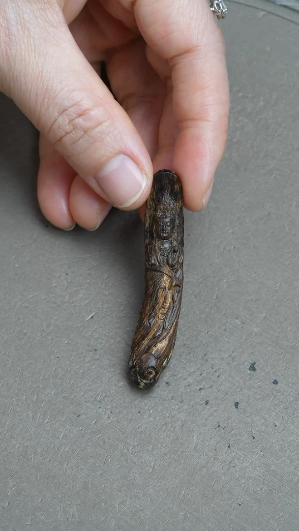 【闪购商品】沉香吊坠沉水加里曼丹沉香4.4克雕刻挂件