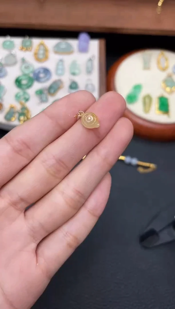 【闪购商品】翡翠吊坠(不含链)18K金镶嵌一个  JK438