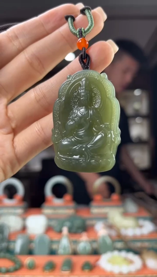 和田玉未镶嵌颈饰佩佩