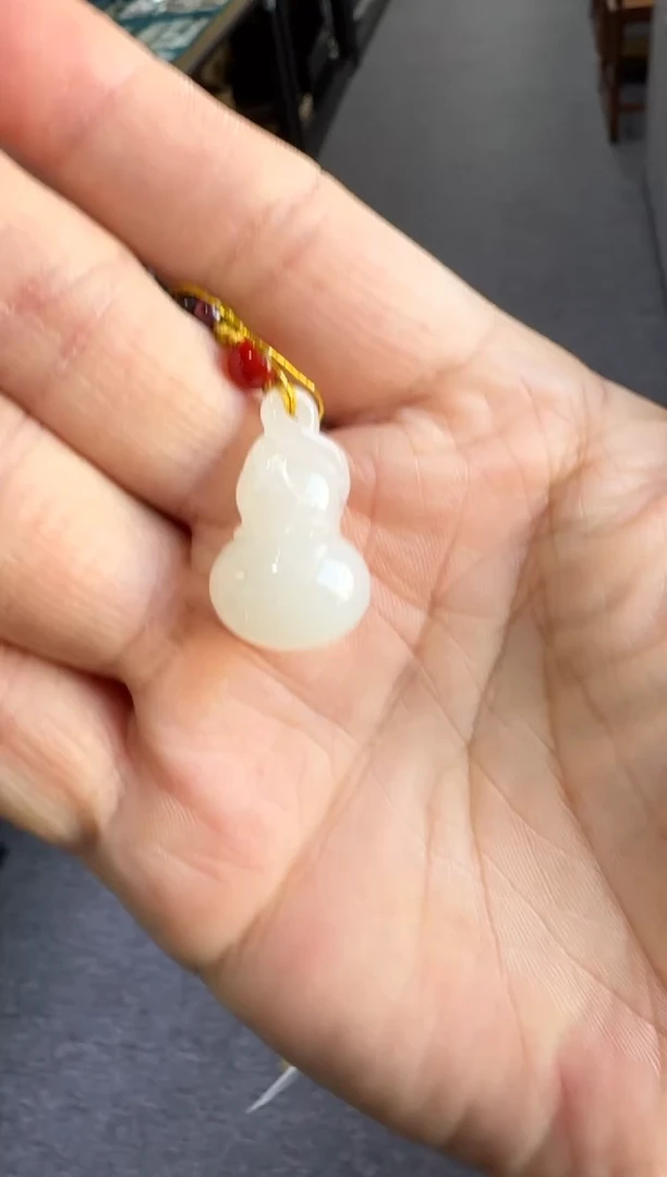 【闪购商品】和田玉吊坠未镶嵌葫芦配珠链