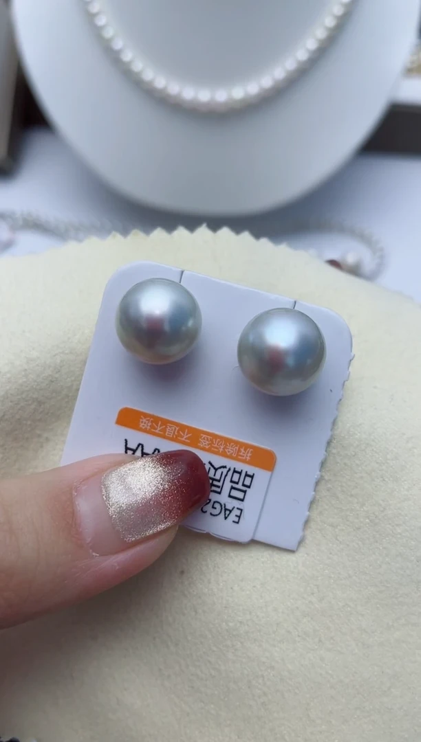 【闪购商品】海水珍珠耳饰18K金镶嵌W52