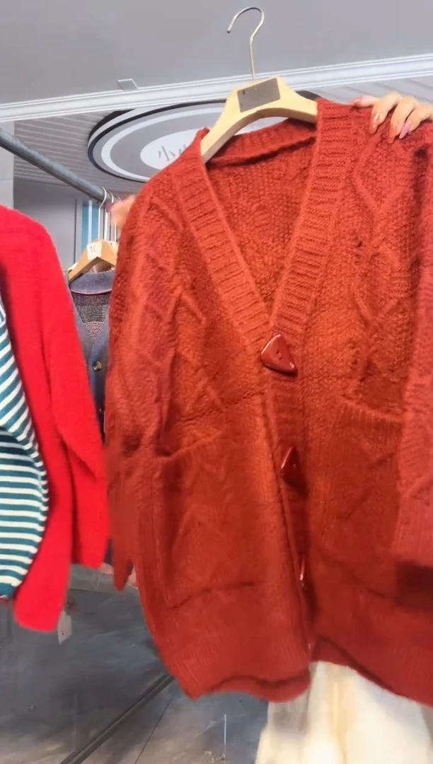 针织毛衣小小月精选服饰