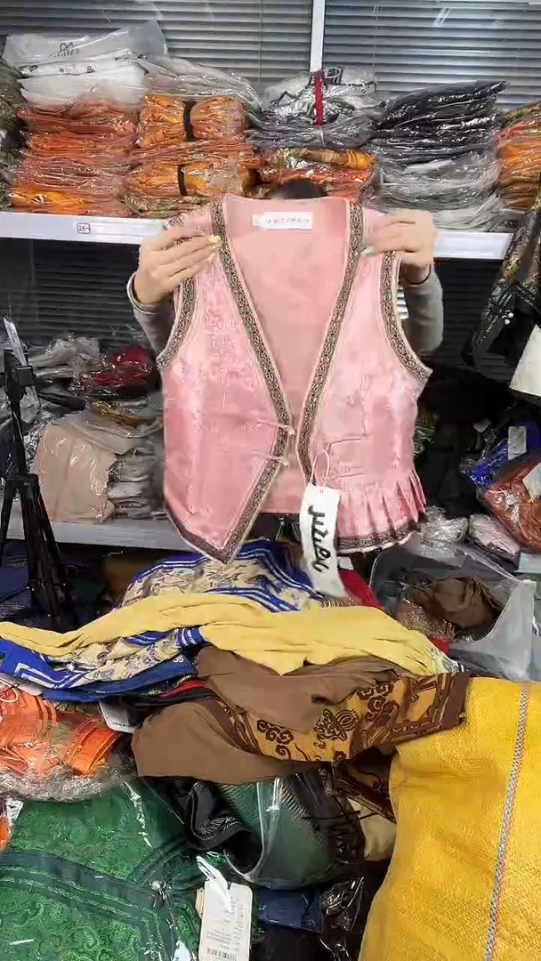 马甲 S码 90斤左右