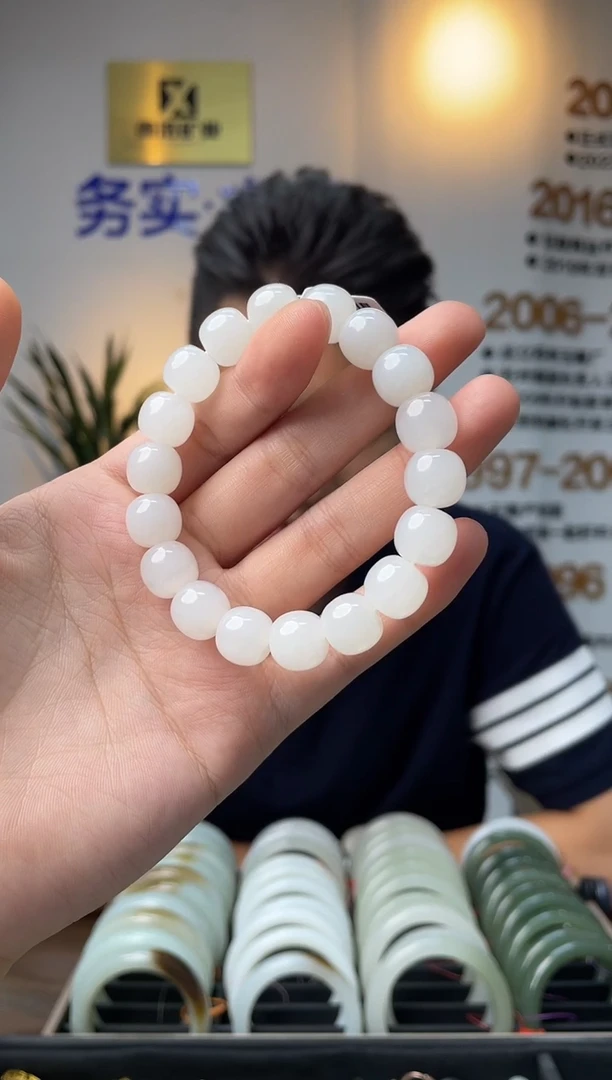 未镶嵌手链和田玉白玉卡12mm老型珠手串一条