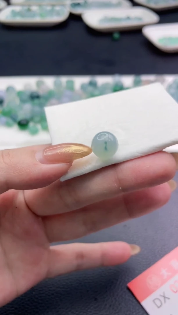 未镶嵌定制翡翠p***r珠子