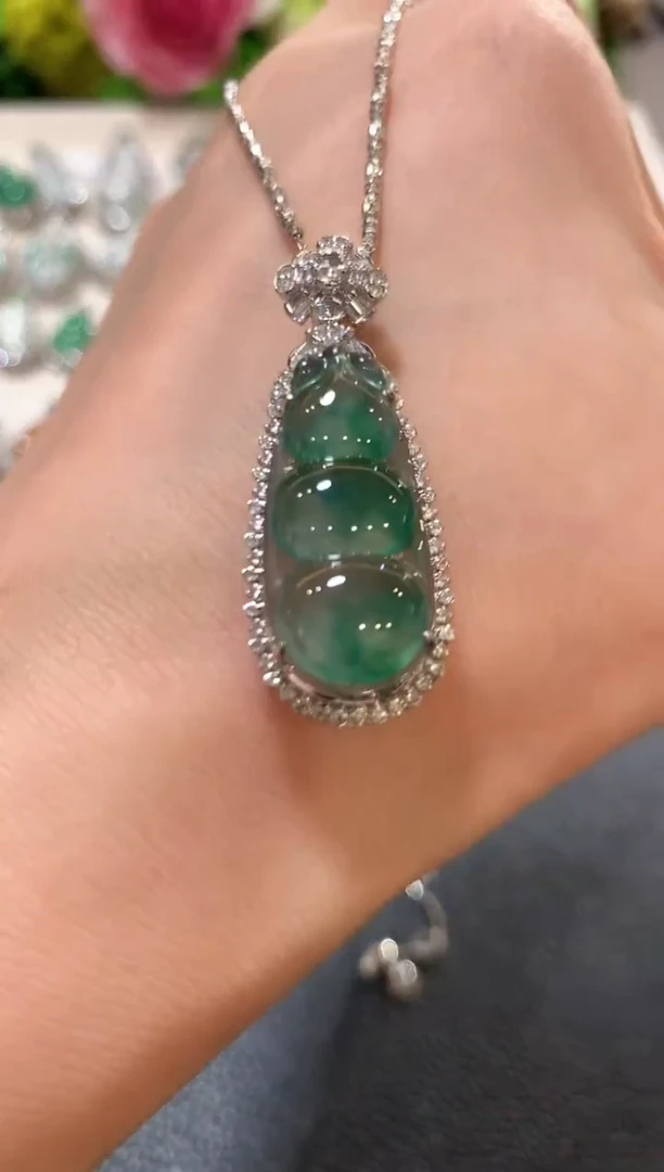 吊坠(不含链)18K金镶嵌翡翠n86