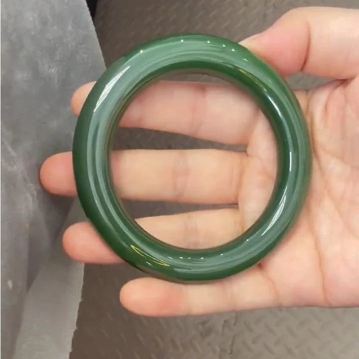 高品菠菜绿碧玉圆条手镯圈口可选