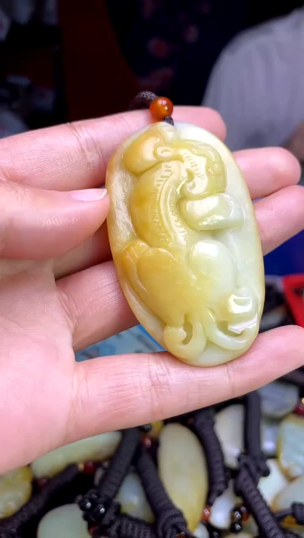 和田玉未镶嵌颈饰1