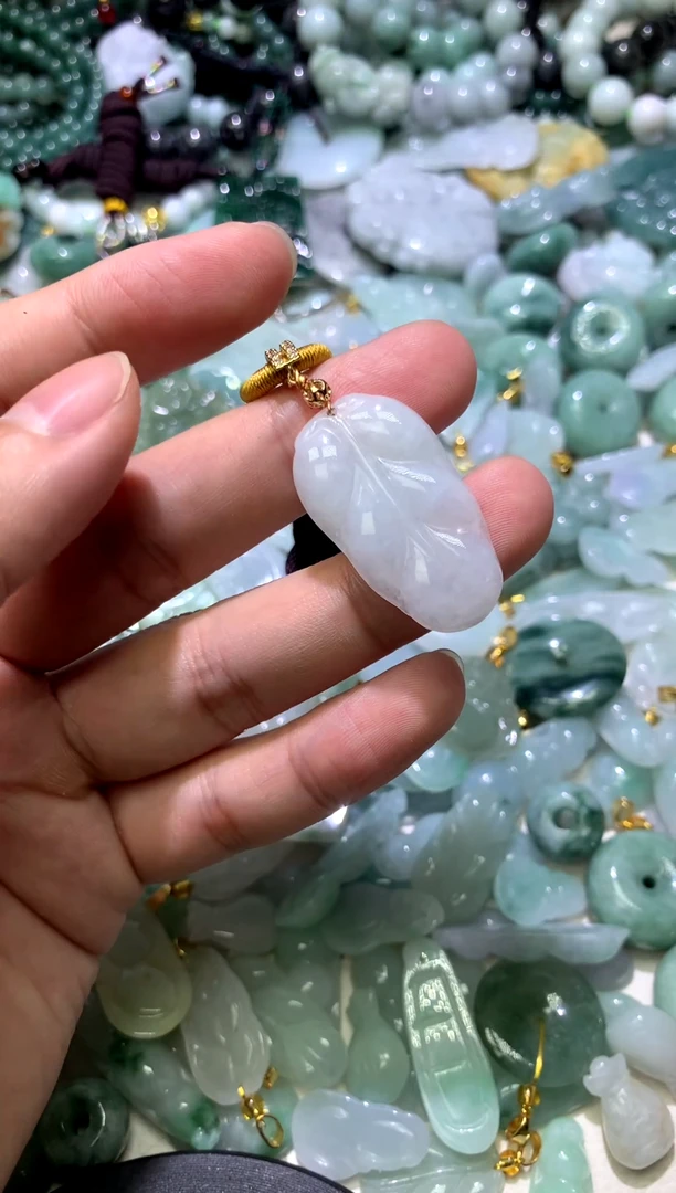 颈饰未镶嵌翡翠1