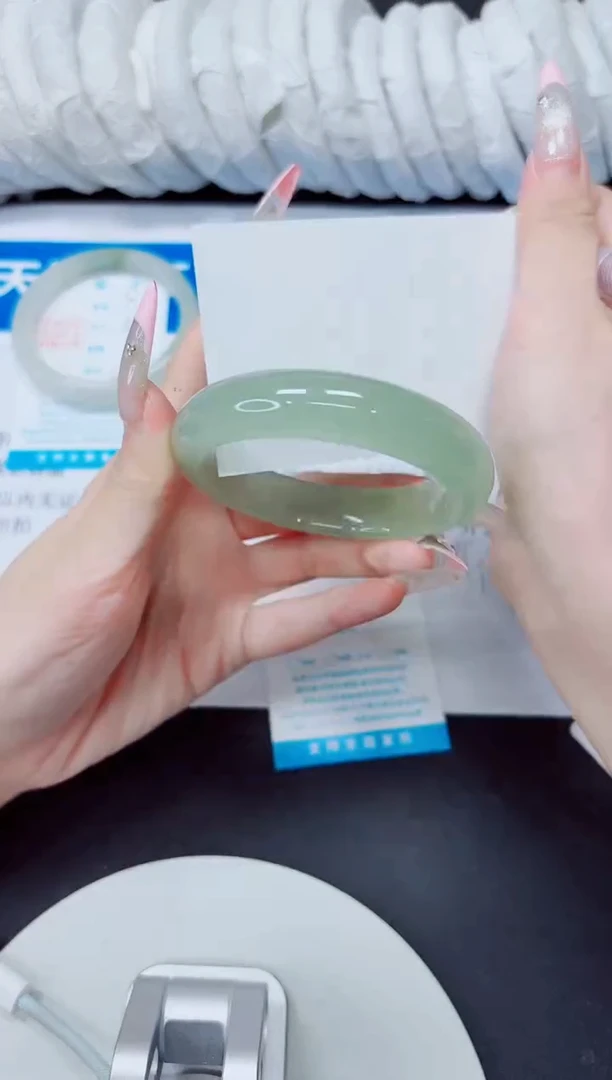 石英质玉手镯未镶嵌319/58.3