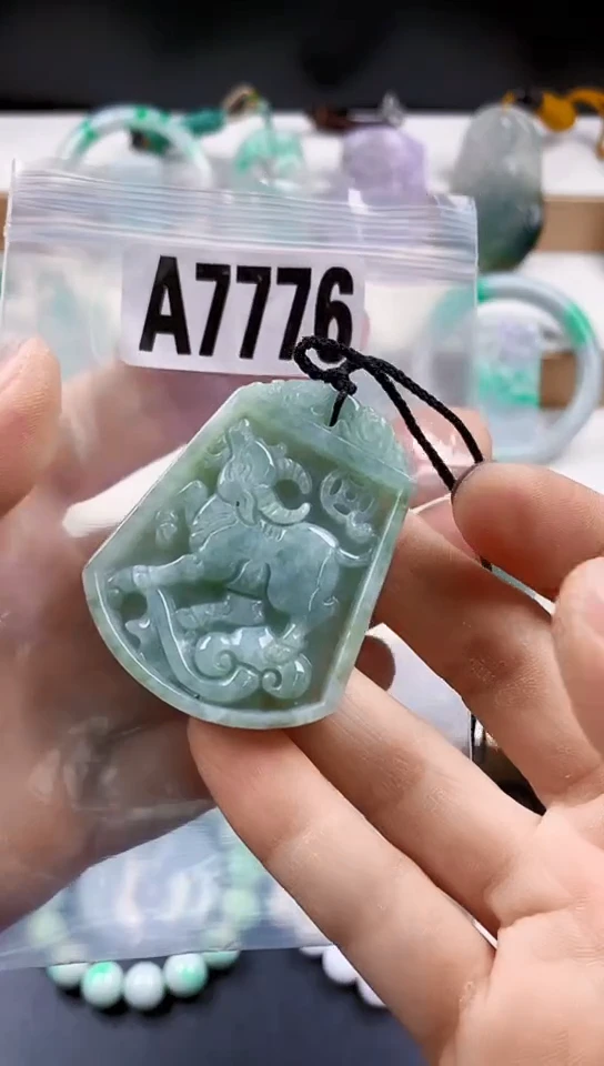 颈饰未镶嵌翡翠熙****店天然翡翠吊坠挂件