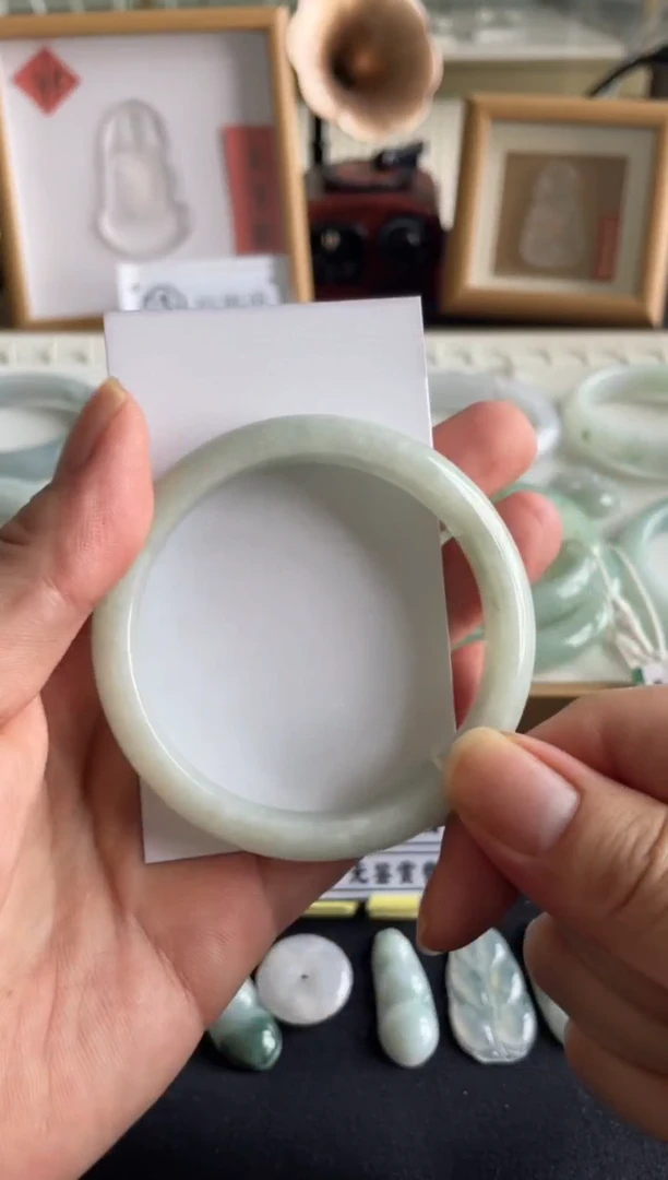 翡翠手镯未镶嵌58圈口福利价