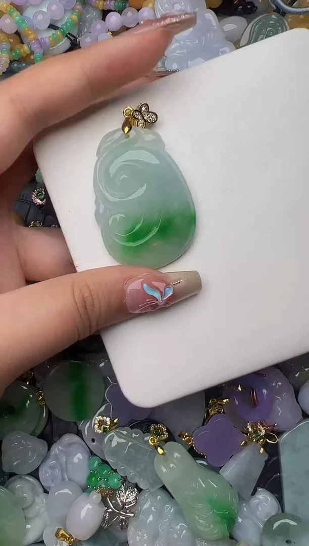 翡翠未镶嵌颈饰天然缅甸翡翠吊坠