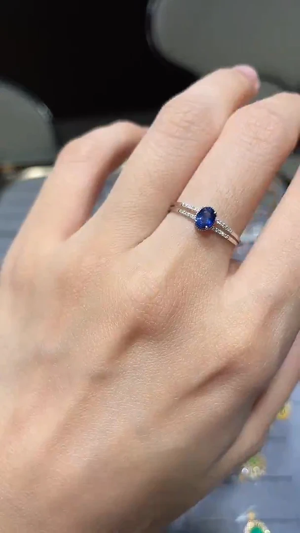 戒指蓝宝石18K金镶嵌