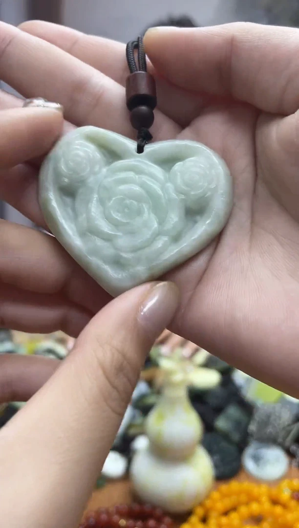 未镶嵌岫玉吊坠·