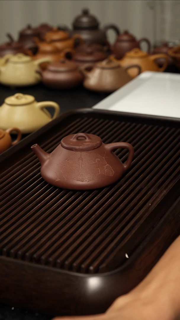 茶壶紫砂小**?刻饕餮纹的子冶石瓢