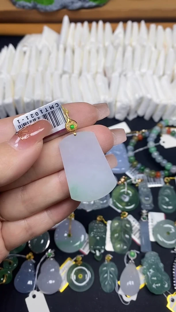 吊坠(不含链)18K金镶嵌翡翠无事牌18K金扣镶嵌@@CMT1021-1