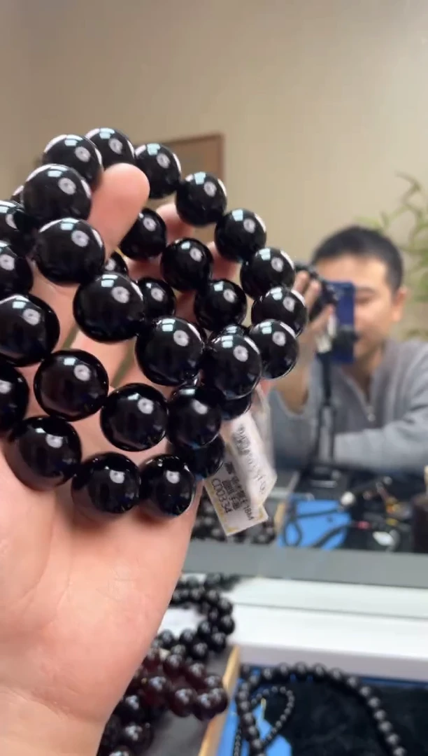 【闪购商品】琥珀裸石未镶嵌18mm翳珀圆珠手串多样性发其中一件