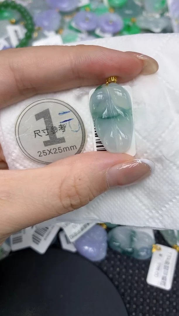 颈饰18K金镶嵌翡翠1111111