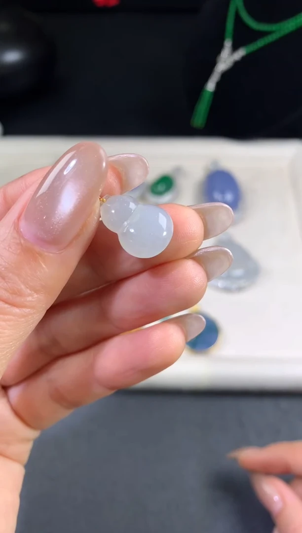 吊坠(不含链)18K金镶嵌翡翠