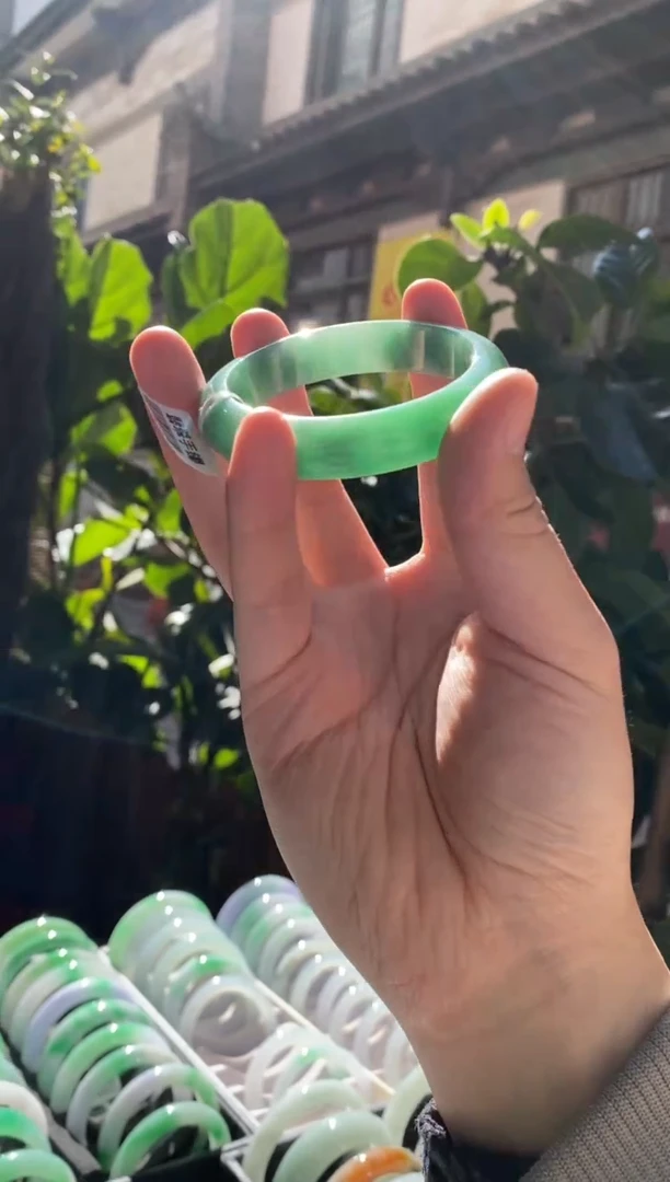 未镶嵌手镯翡翠55圈