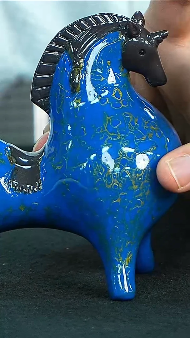 YZQQ犀皮漆唐马茶宠（小号蓝色）