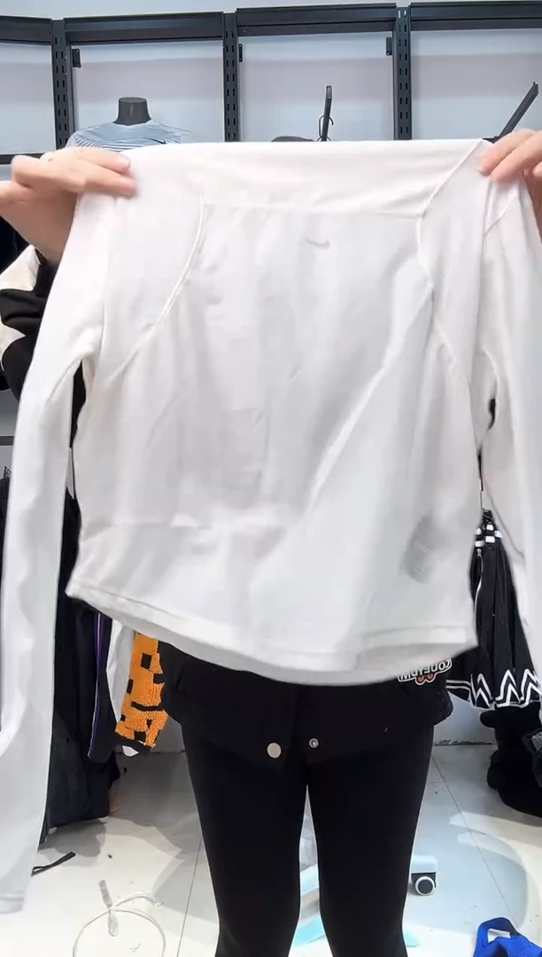2726 编码  瑕疵直播间过款为准 尺码160