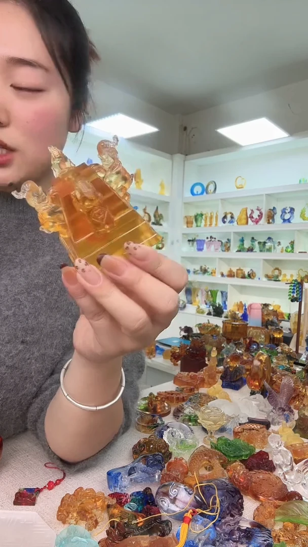 手工艺品琉璃财像