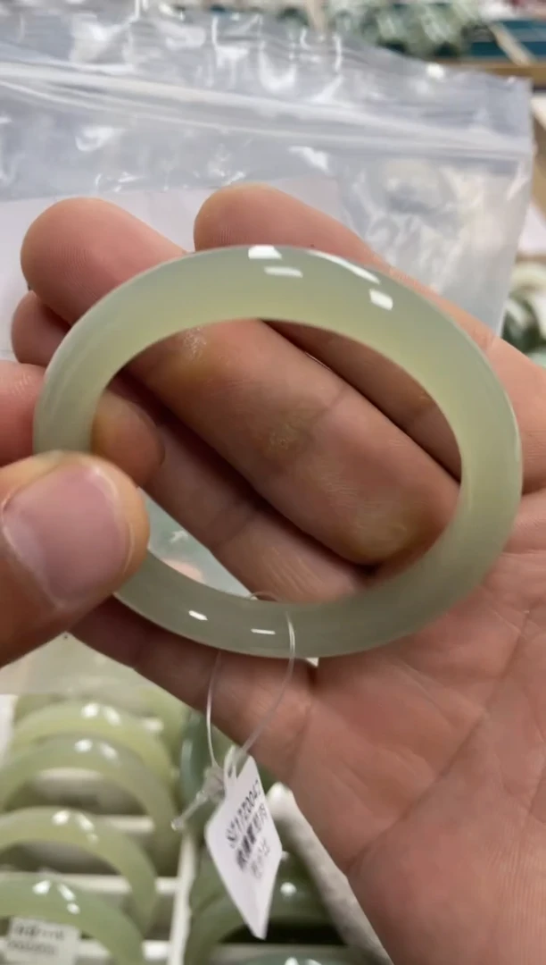 未镶嵌手镯和田玉和田玉手镯53 圈36 号