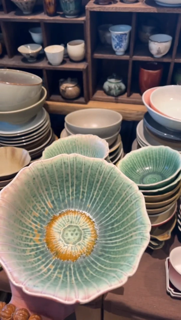 【闪购商品】瓷片223 苏打绿花瓣面碗1个