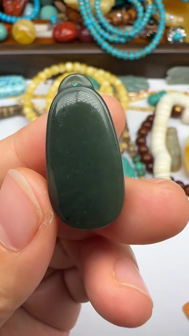 未镶嵌和田玉（糖玉）挂件过得挺好