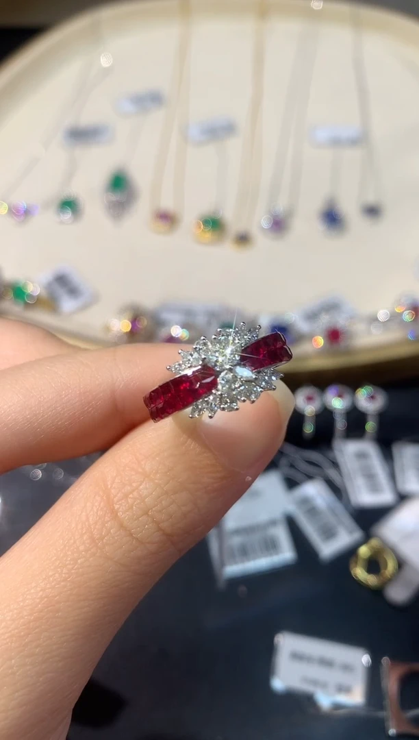 /18K金镶嵌红宝石A14 |  15000