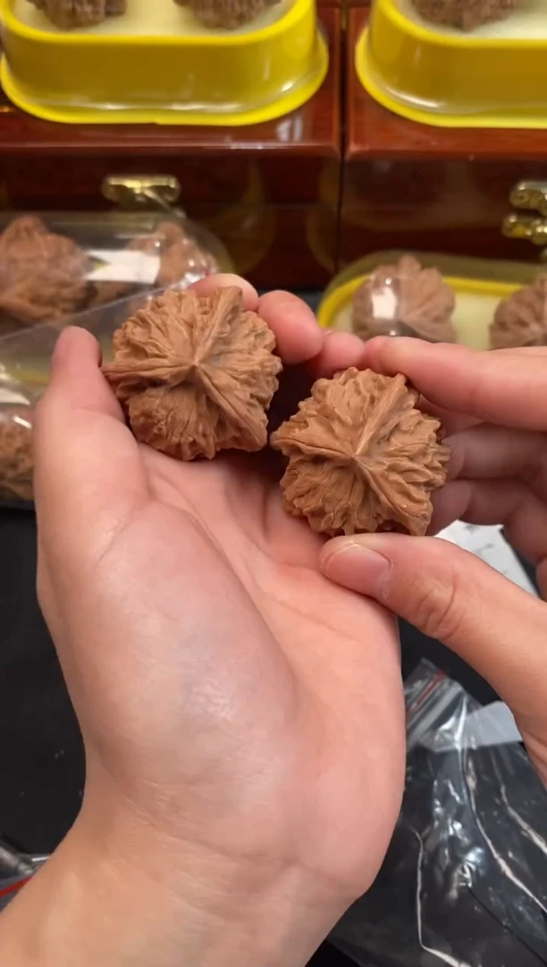 把件文玩核桃盘山三棱39尺Q049