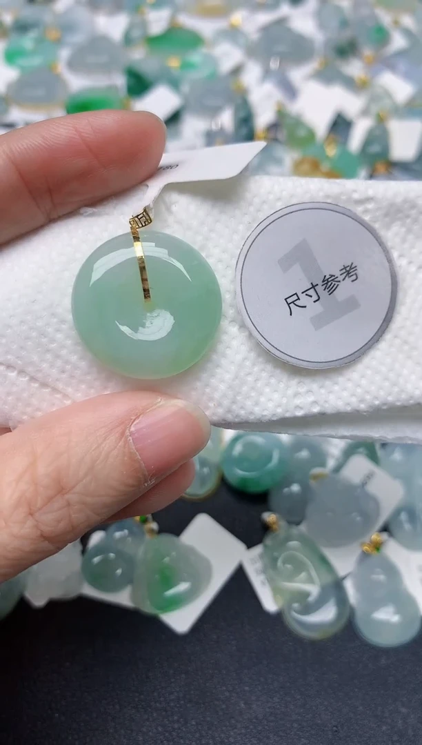 颈饰18K金镶嵌翡翠天然缅甸A货翡翠