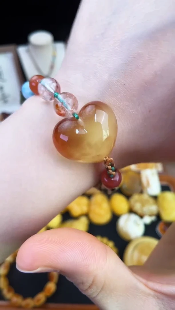 琥珀未镶嵌珠宝奇石柒月