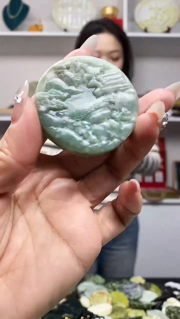 未镶嵌岫玉吊坠