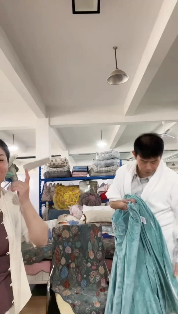 棉棉t**lA05    绿色重力睡袋1个