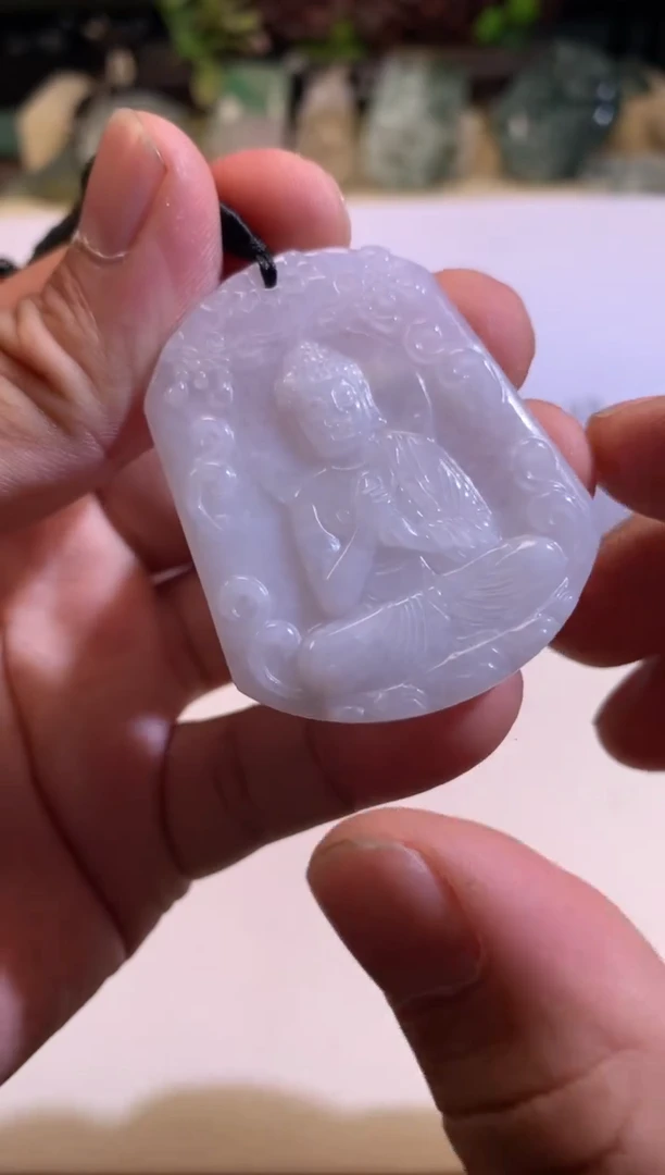 翡翠未镶嵌颈饰6/04/301