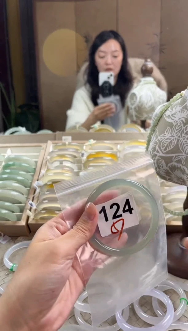 手镯玛瑙/玉髓未镶嵌124